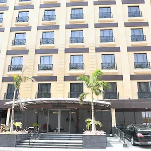 3* فندق Renee